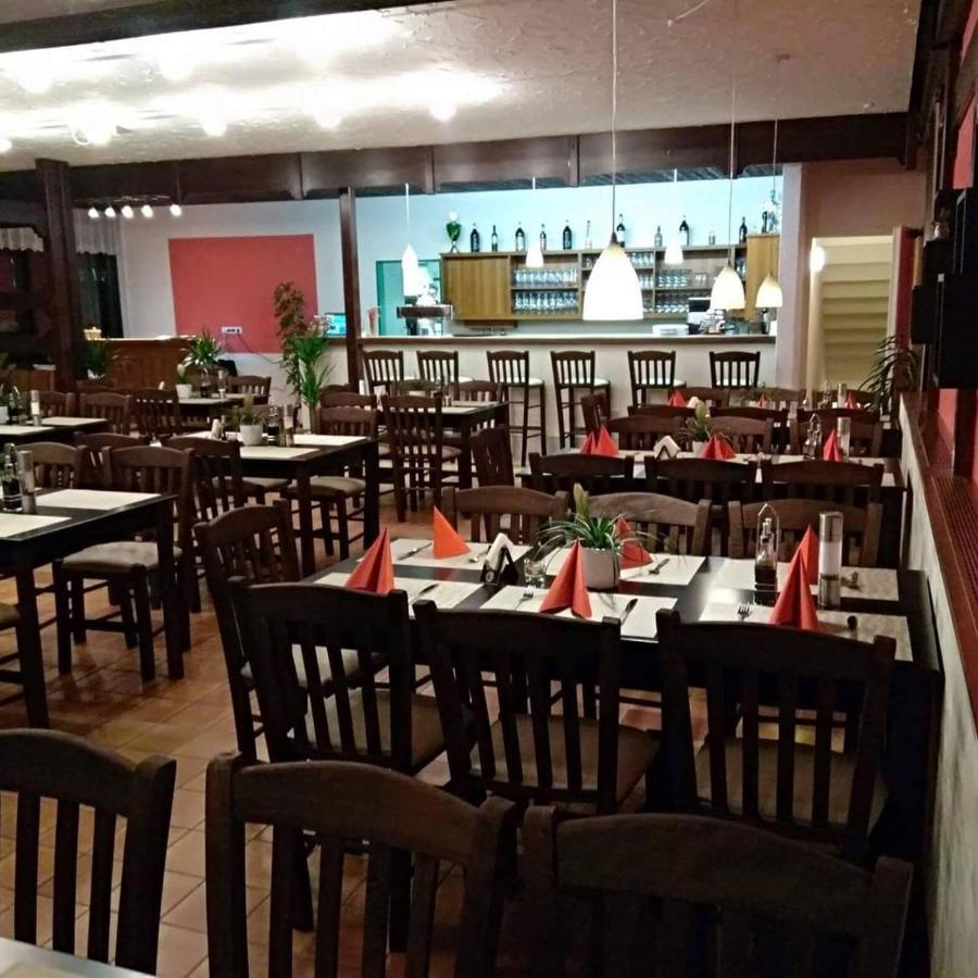 Хостел Restaurant El Greco Gundelfingen an der Donau Екстер'єр фото